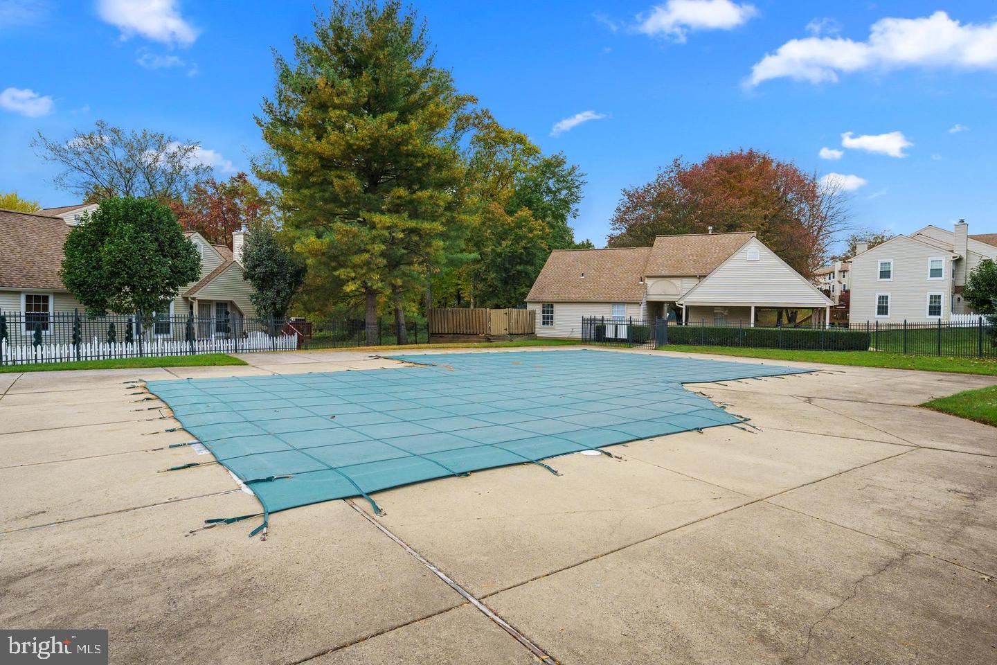 HUNTINGDON BROOK - Residential Lease