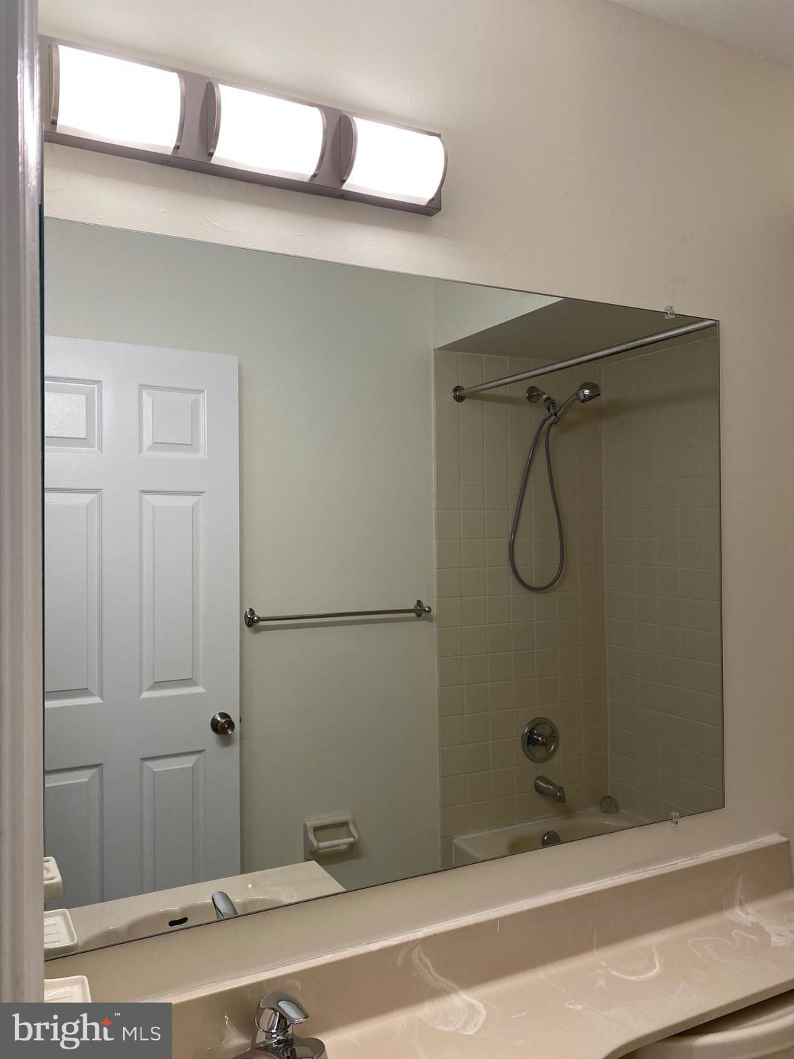 HUNTINGDON BROOK - Residential Lease