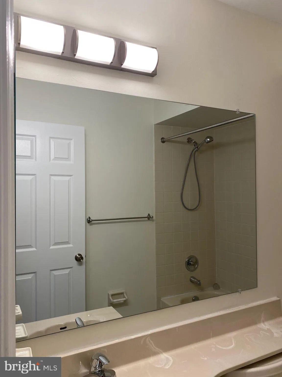 Southampton, Pennsylvania 18966, United States, 3 Bedrooms Bedrooms, ,3 BathroomsBathrooms,Residential,Active,207731