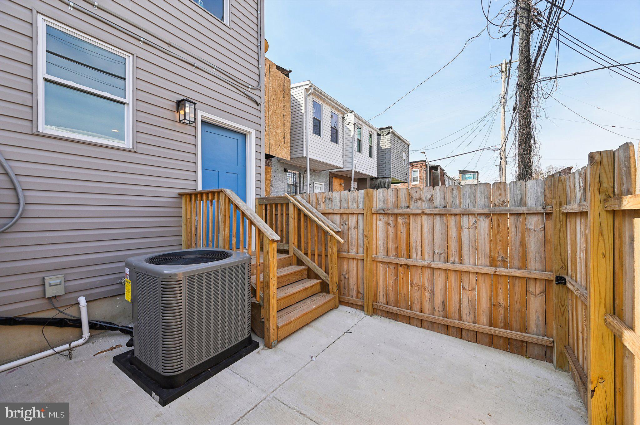 ELLWOOD PARK - Residential