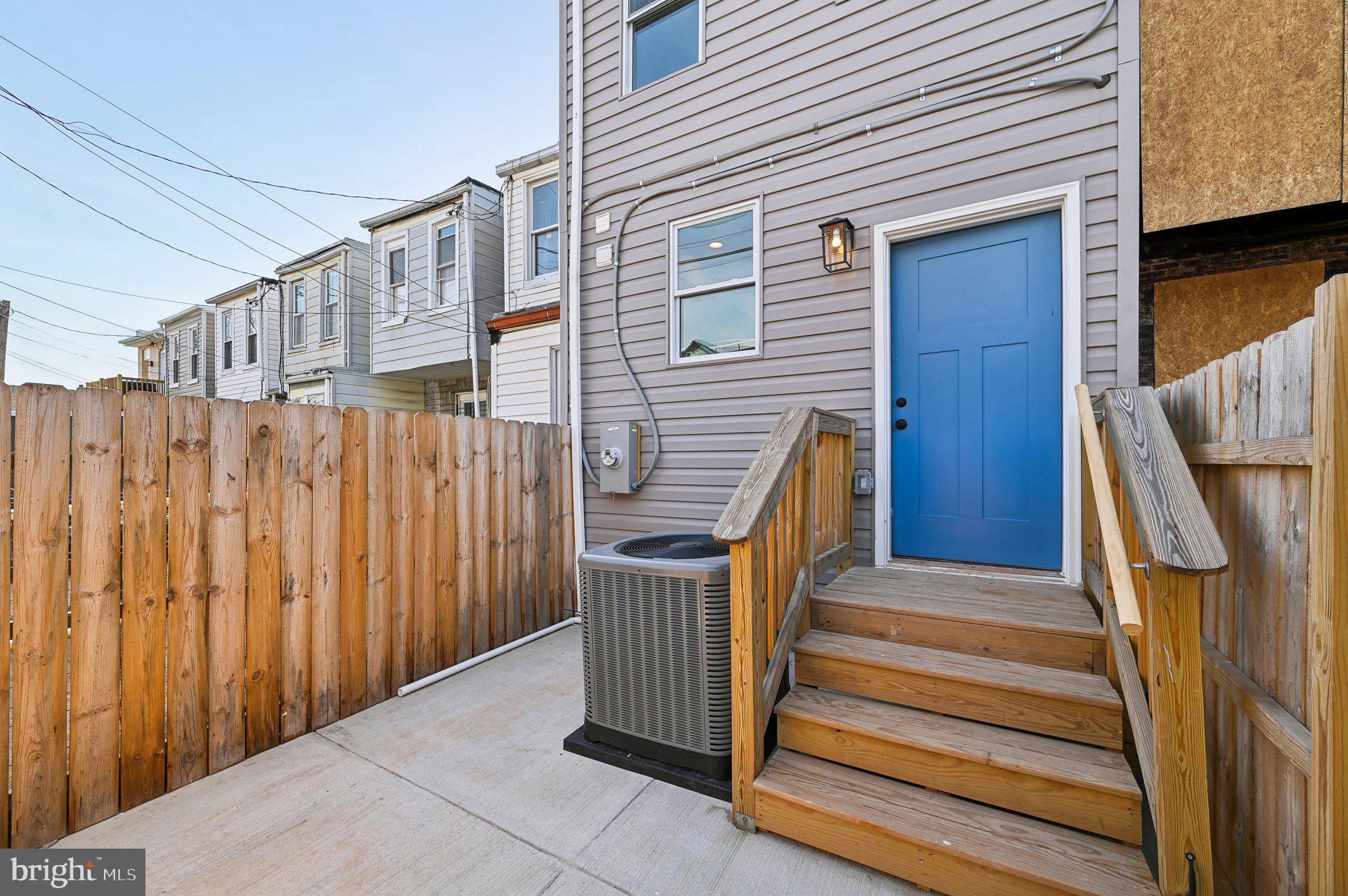 ELLWOOD PARK - Residential