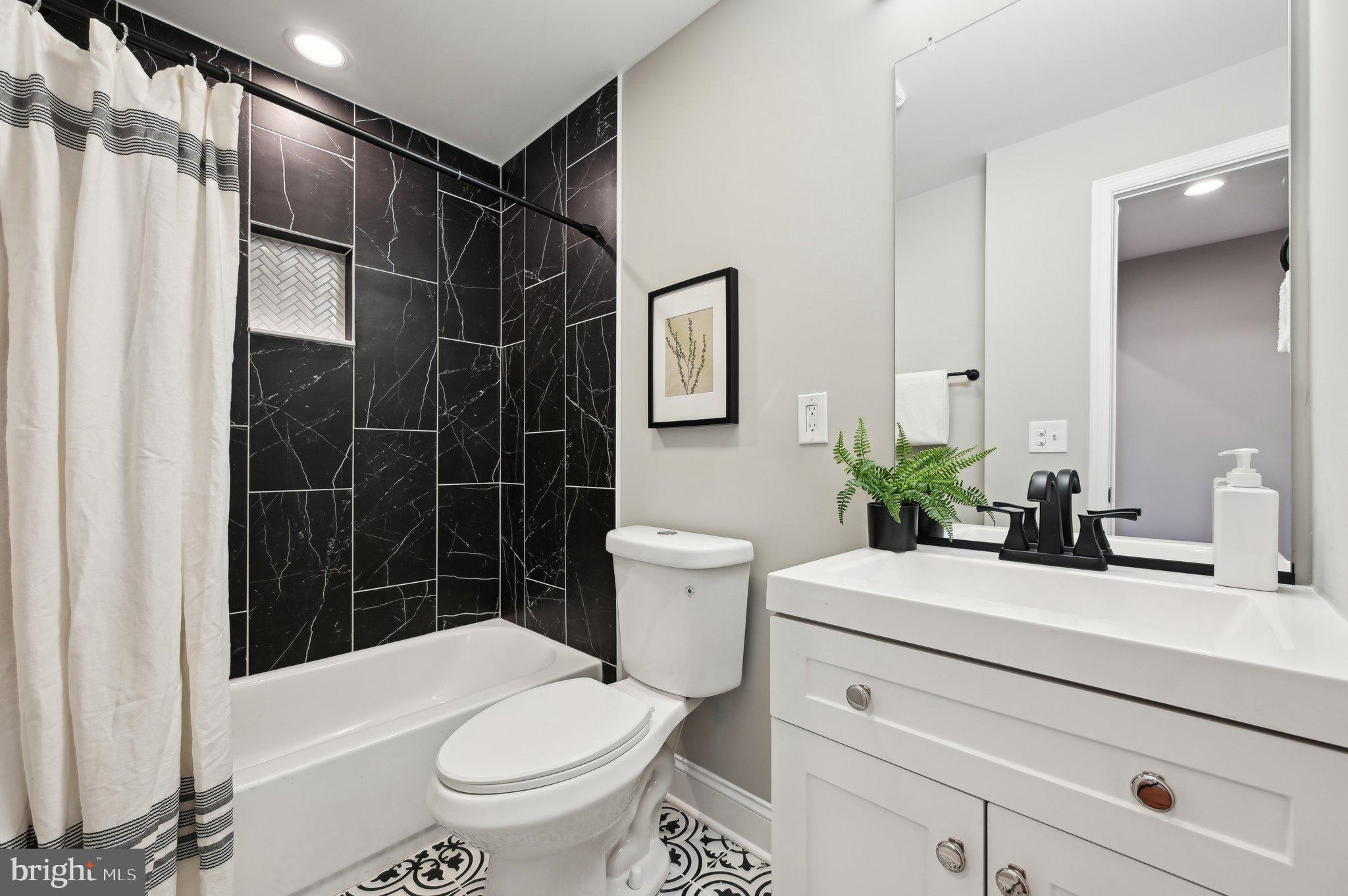 ELLWOOD PARK - Residential