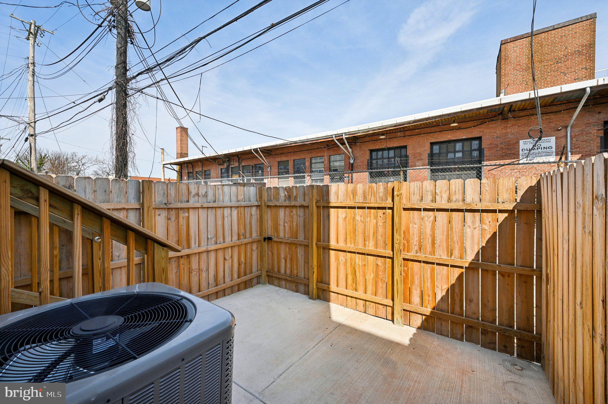 ELLWOOD PARK - Residential