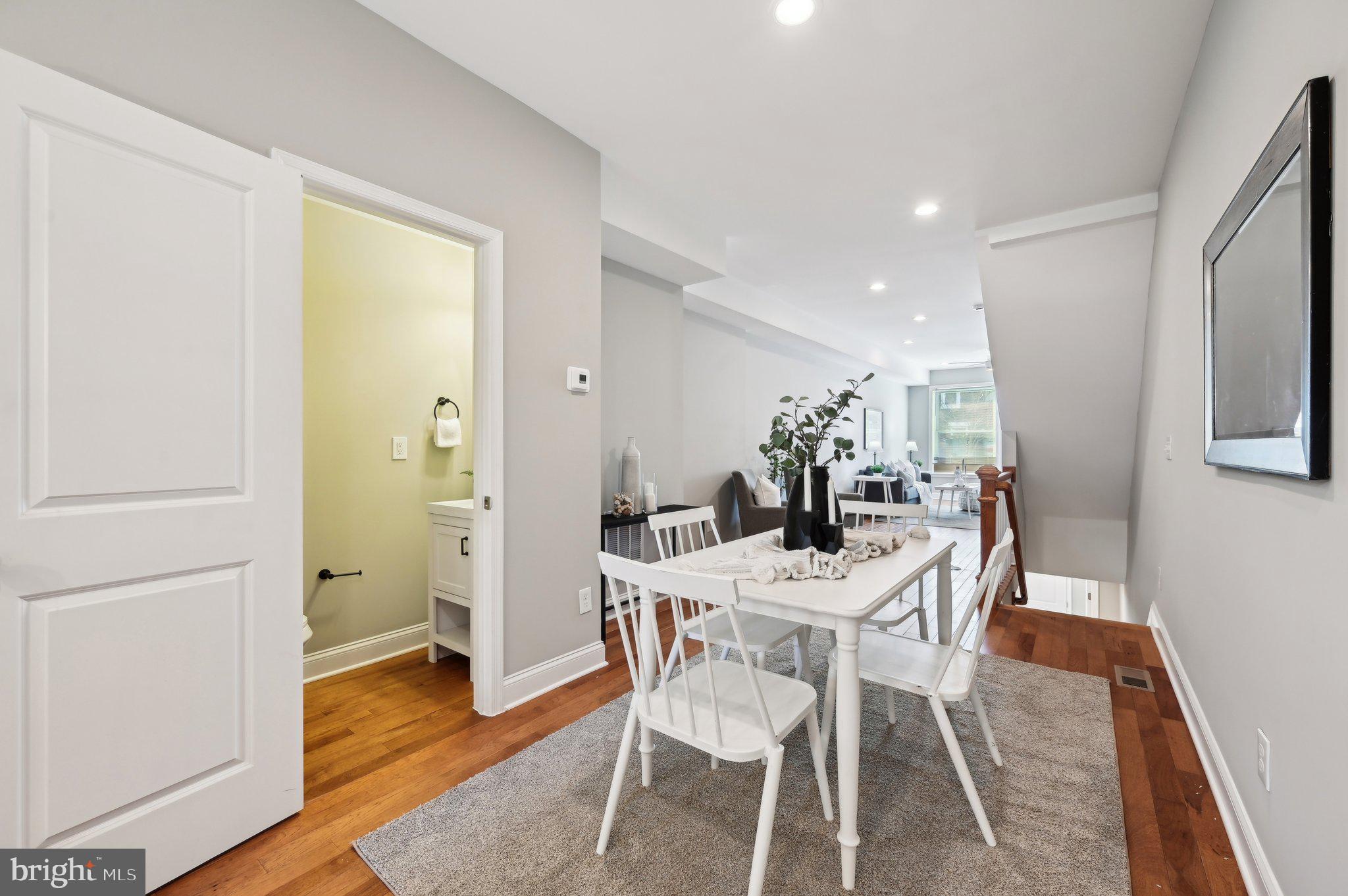 ELLWOOD PARK - Residential