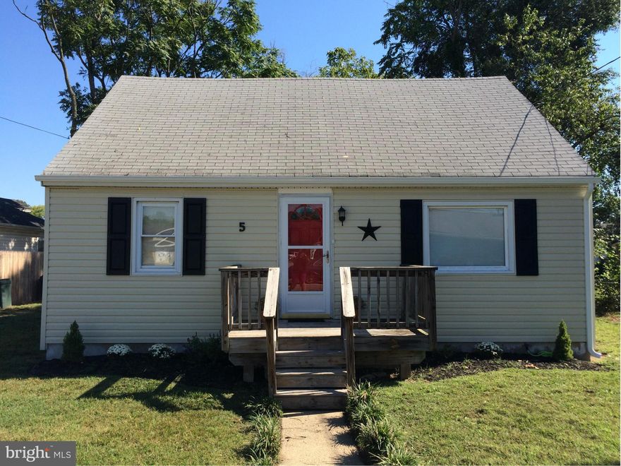 An adorable Cape Cod ready to move in newly updated throughout.  Main level - 2 bedroom, 1 bath, kitchen, living room, and family room.  Two add'l bedrooms upstairs.  New gutters. New flooring. Spacious backyard. Walking distance to schools. Close to shopping, restaurants and easy access to main hwy. 20 min to Baltimore and Ft Meade. Home Warranty.
