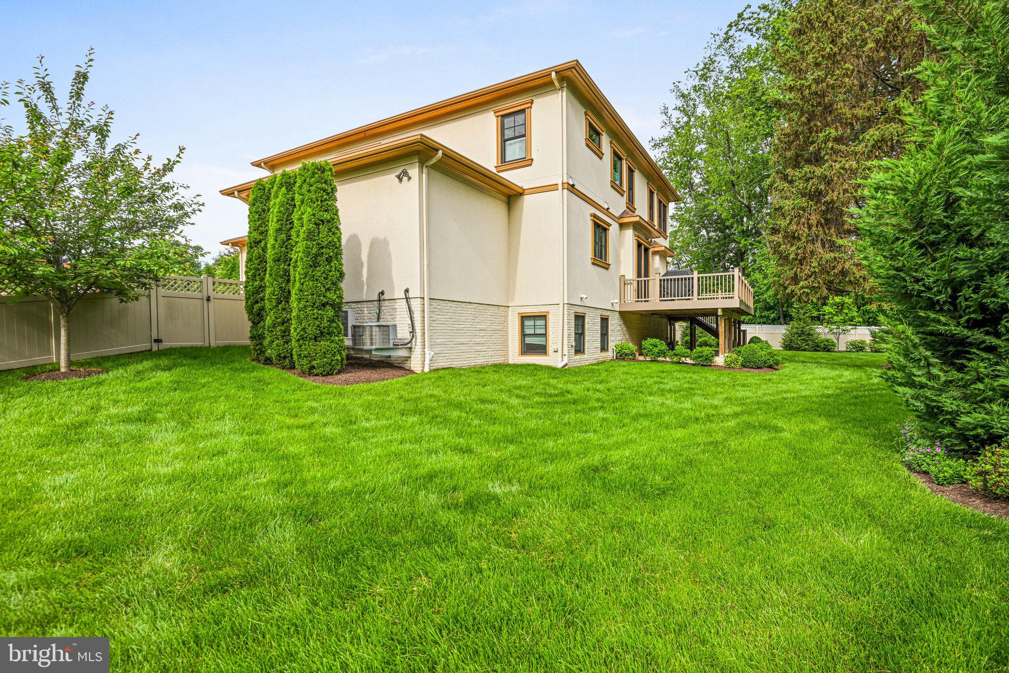 920 NINOVAN ROAD SE