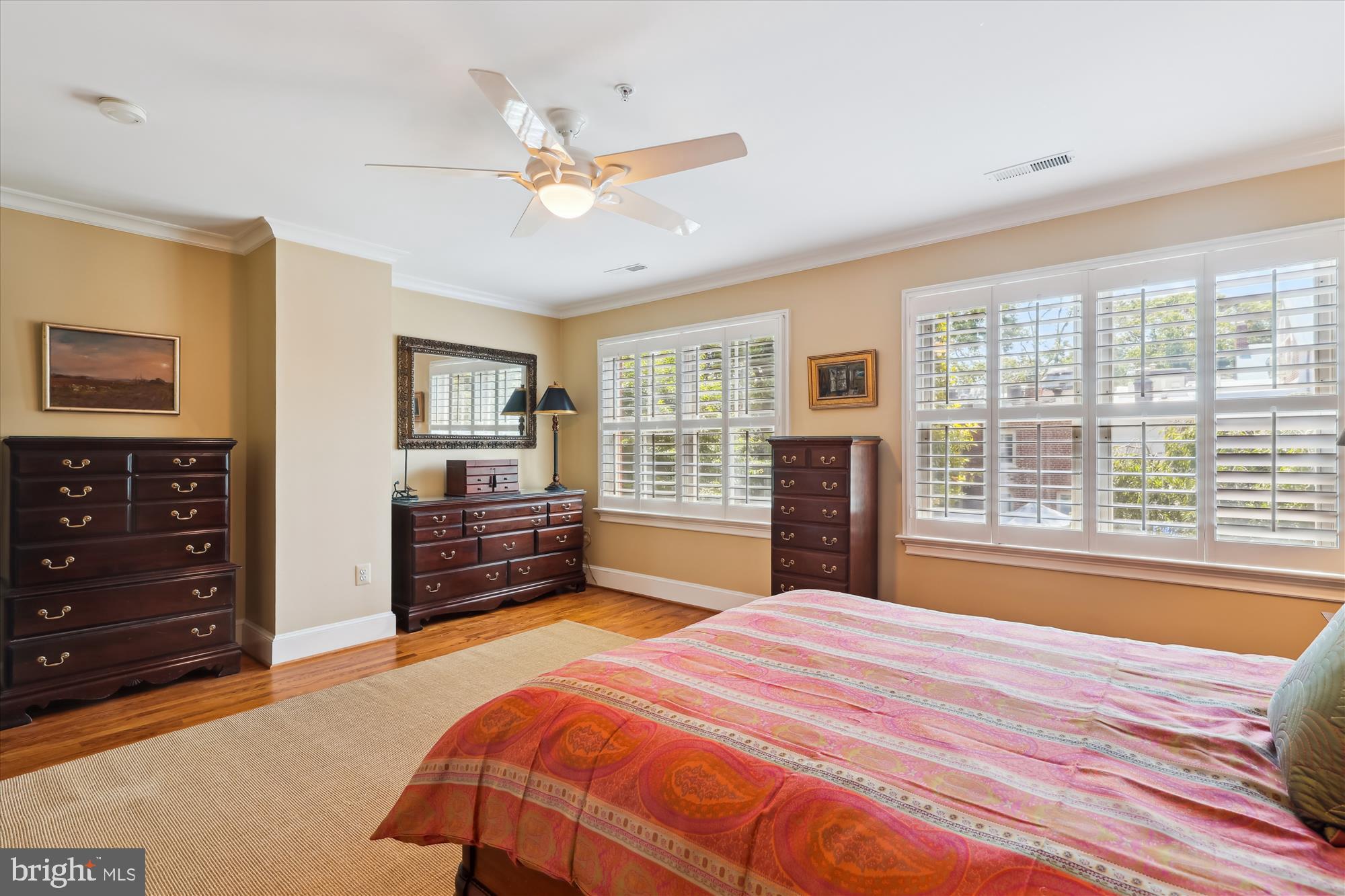 FAIRFAX ROW - Residential