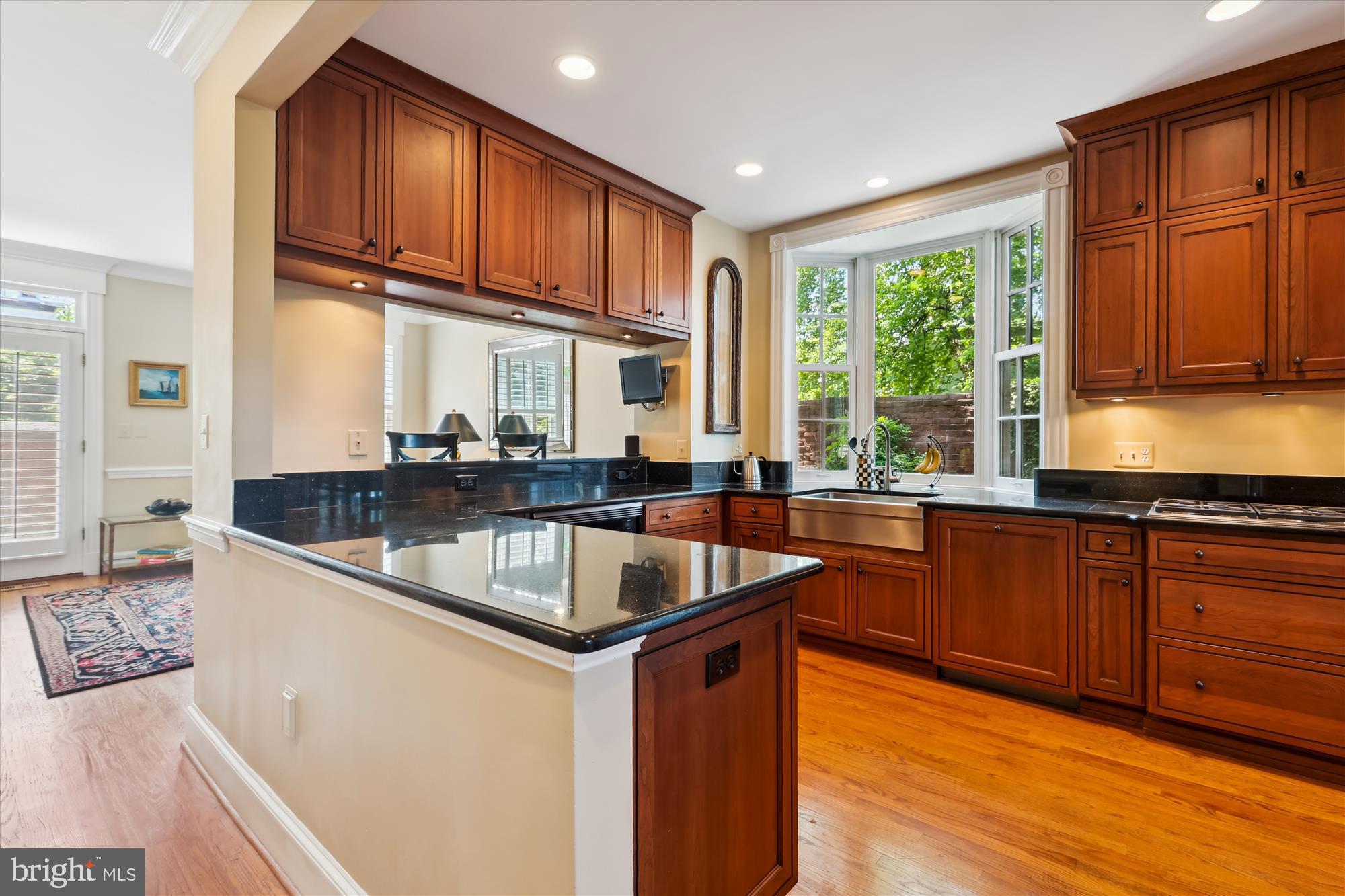 FAIRFAX ROW - Residential