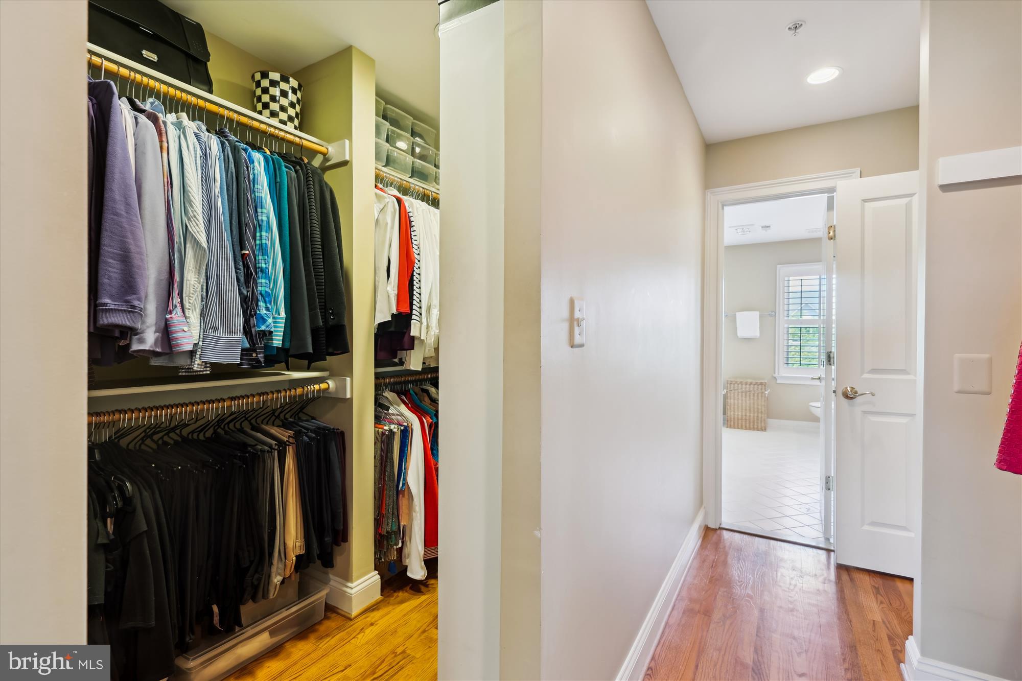 FAIRFAX ROW - Residential