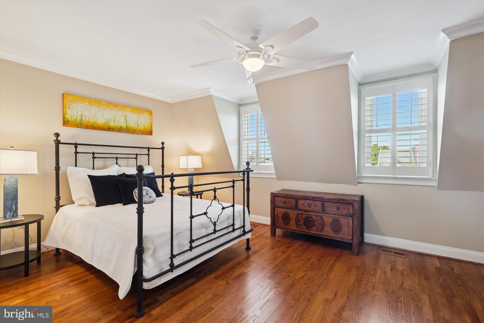 FAIRFAX ROW - Residential