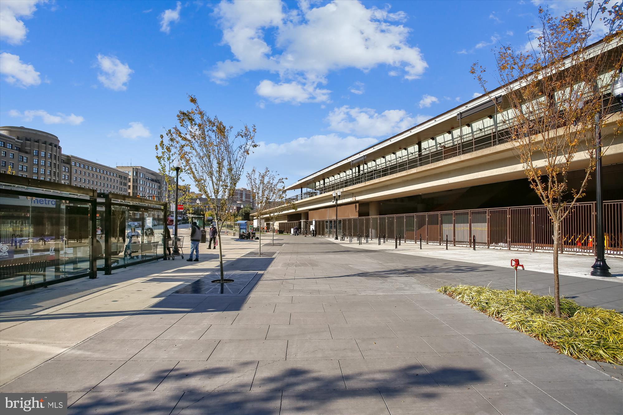 FAIRFAX ROW - Residential