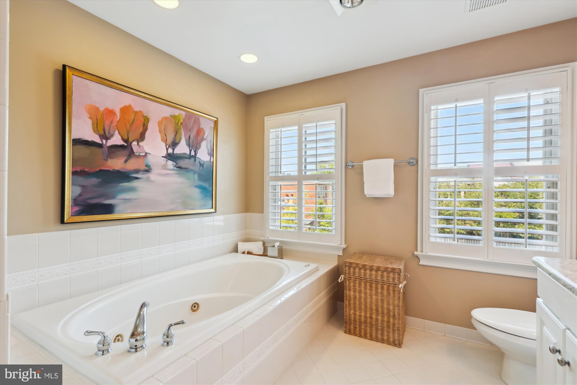 FAIRFAX ROW - Residential