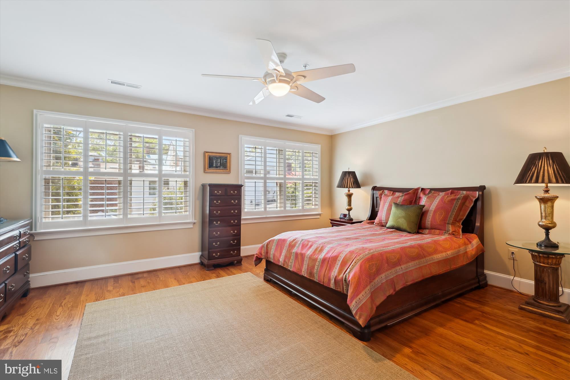 FAIRFAX ROW - Residential