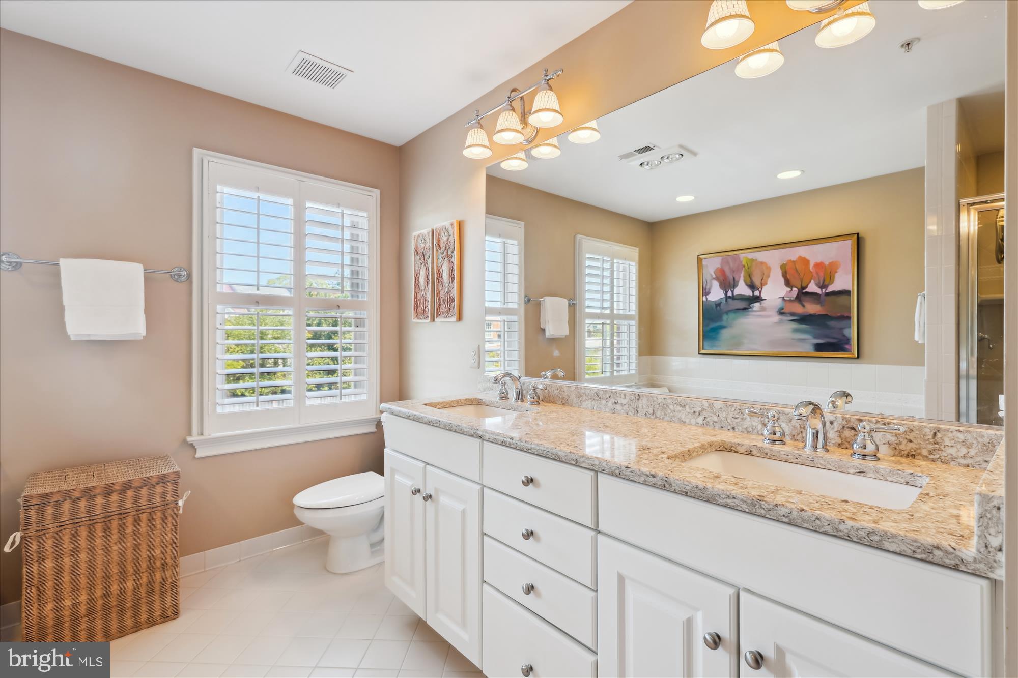 FAIRFAX ROW - Residential