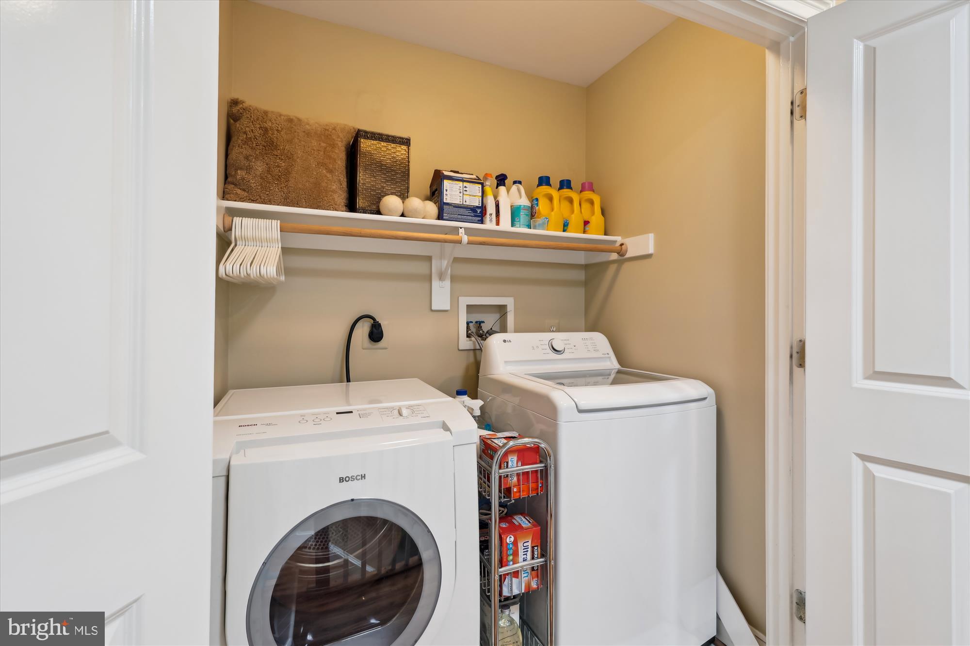 FAIRFAX ROW - Residential