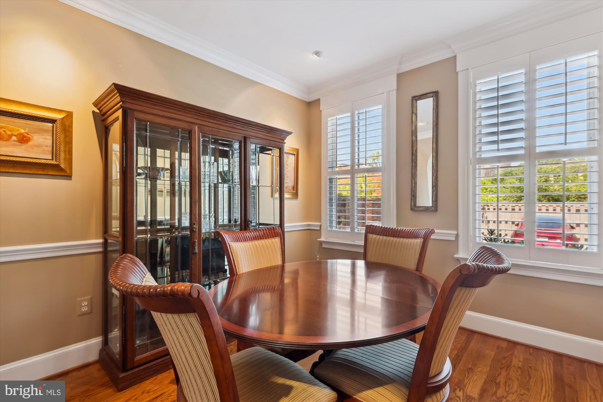 FAIRFAX ROW - Residential