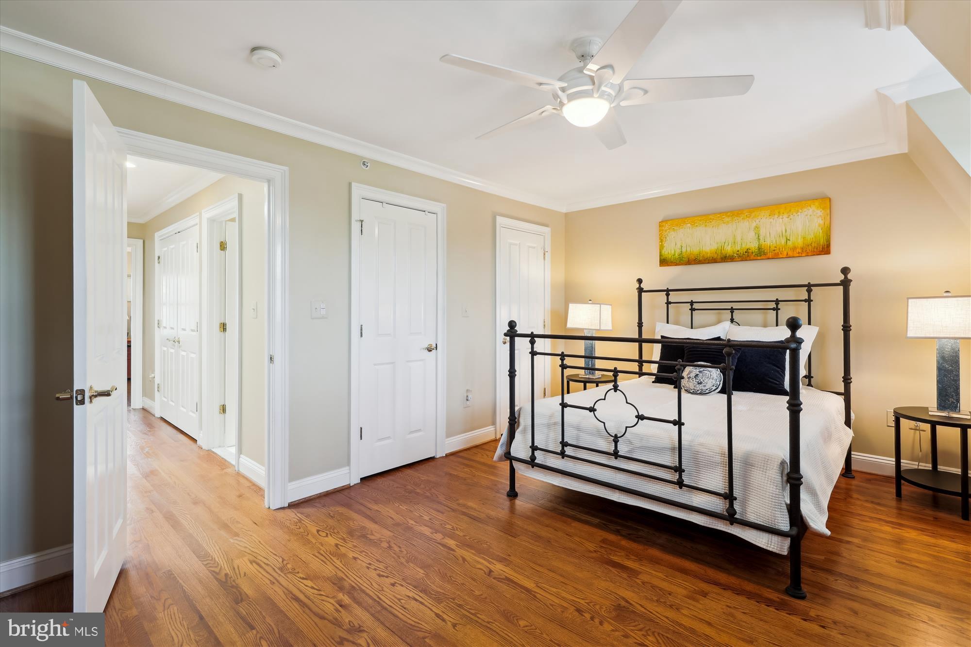 FAIRFAX ROW - Residential