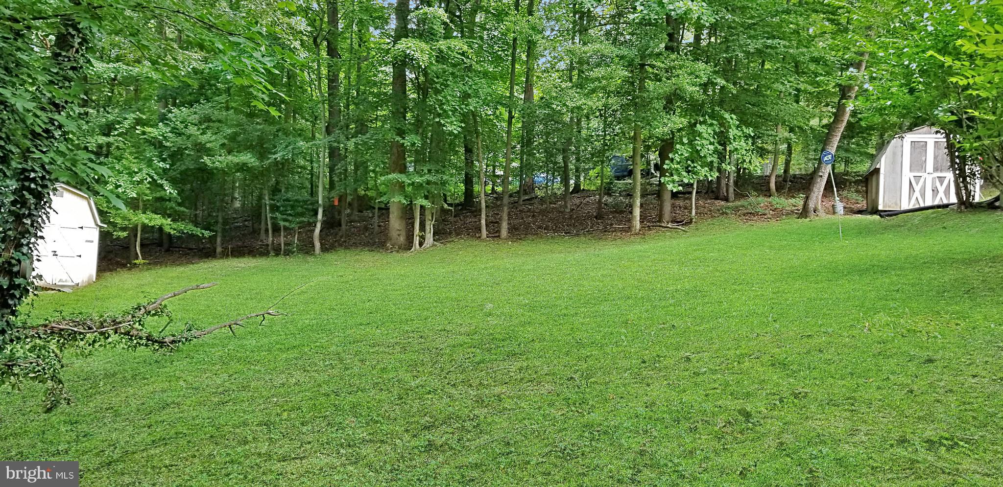 COUNTRY LAKES - Residential