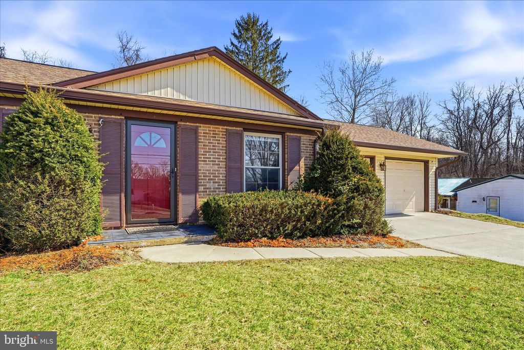 Photo of 7625 Mountain Laurel Road, BOONSBORO, MD 21713 (MLS # MDWA2034176)