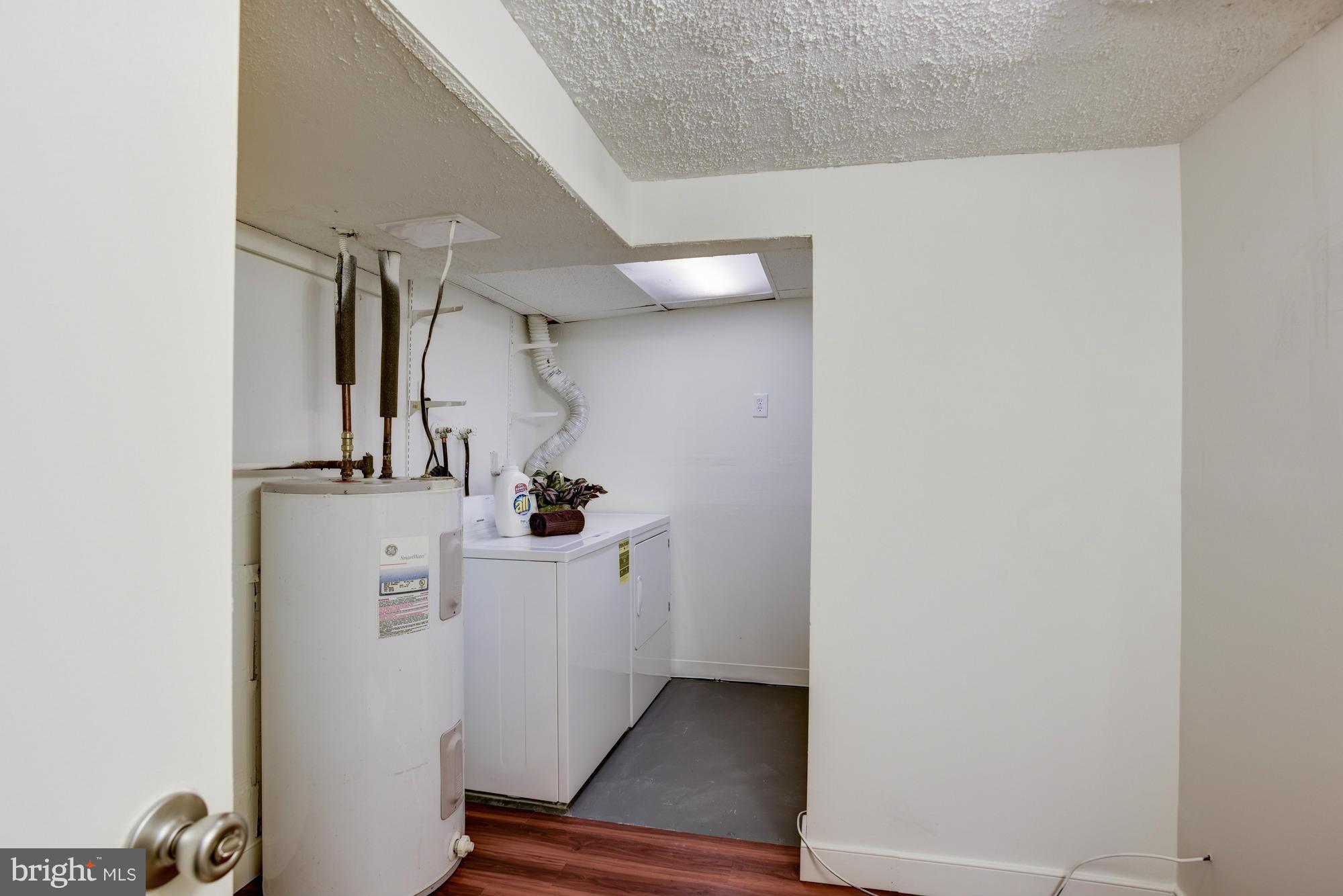 VILLAGE OF OWEN BROWN - Residential Lease