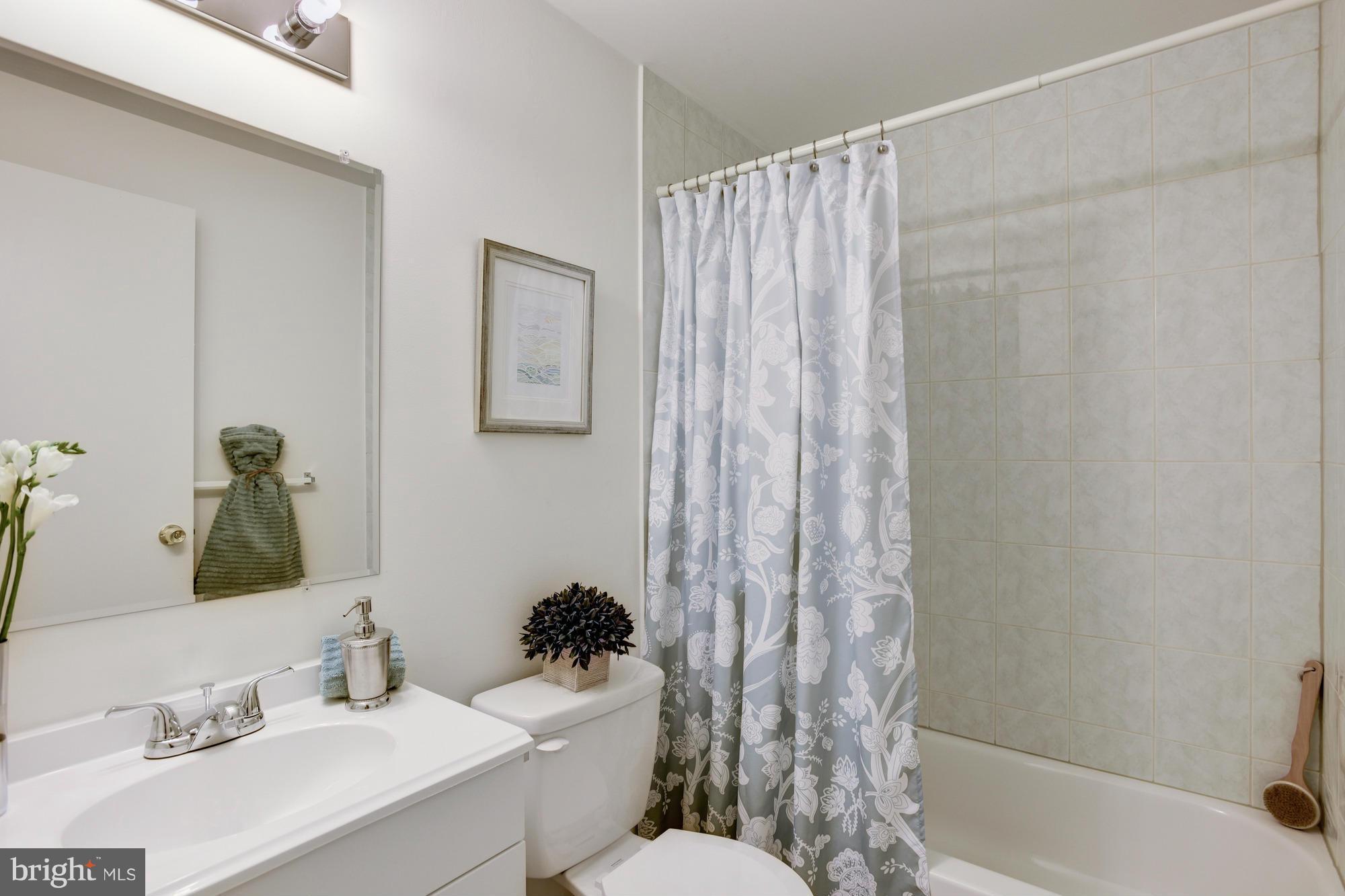 VILLAGE OF OWEN BROWN - Residential Lease