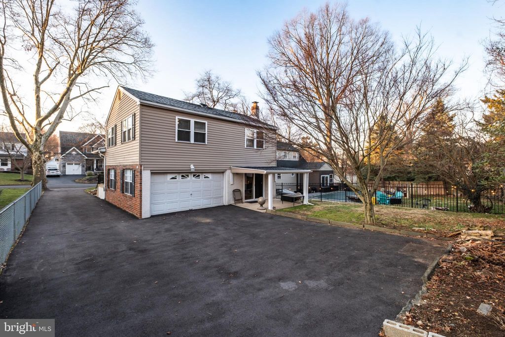 Photo of 1136 Bon Air Road, HAVERTOWN, PA 19083 (MLS # PADE2110912)
