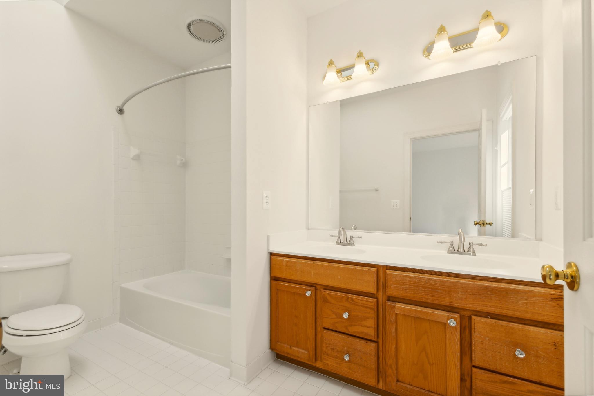 VIRGINIA OAKS - Residential