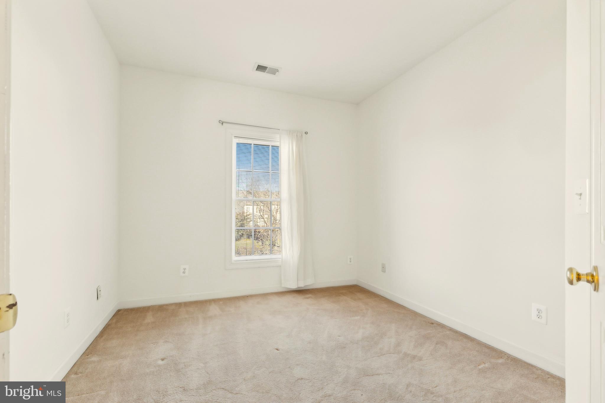 VIRGINIA OAKS - Residential