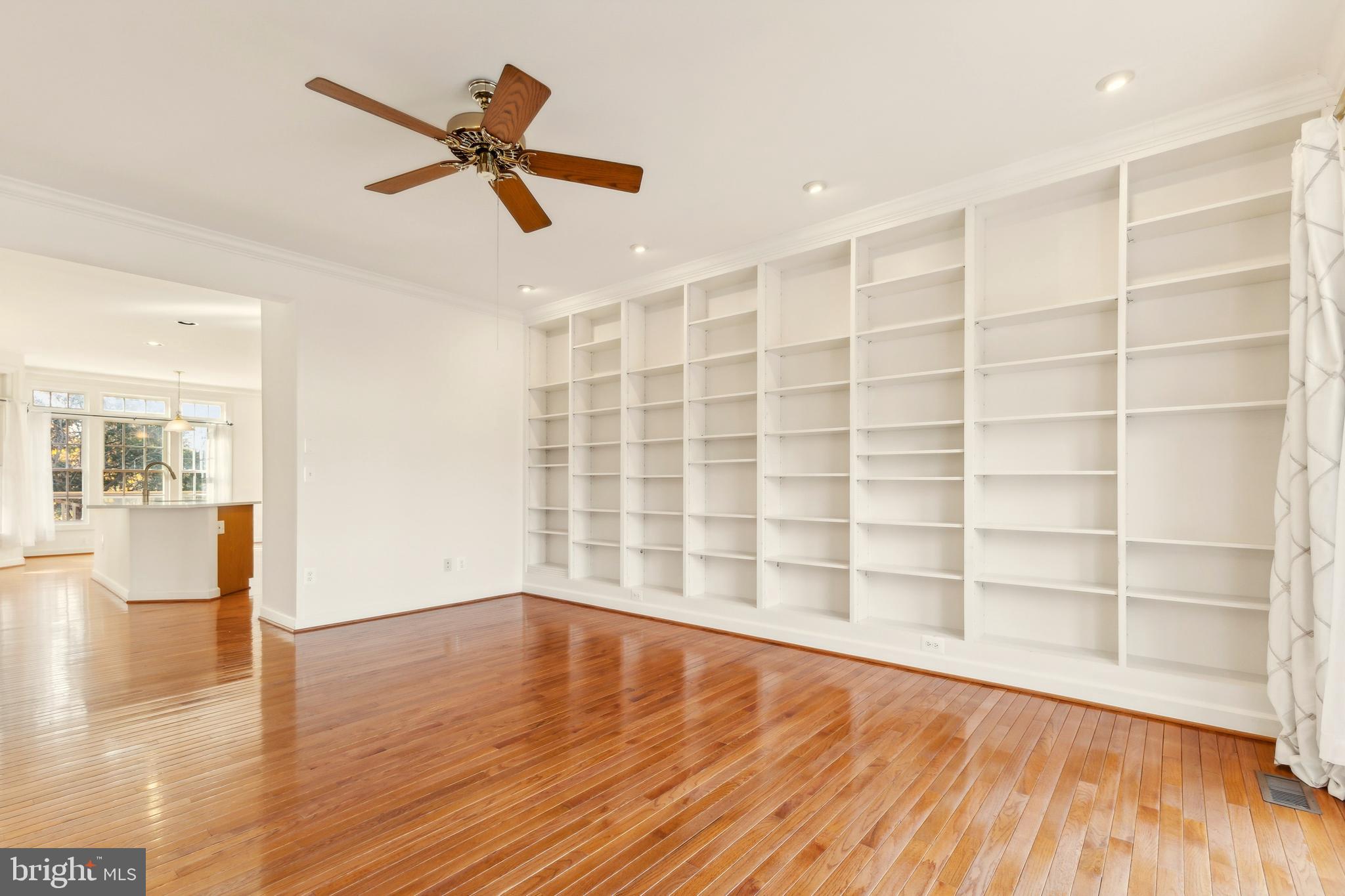 VIRGINIA OAKS - Residential