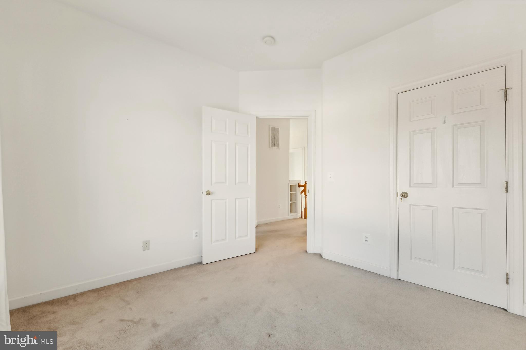 VIRGINIA OAKS - Residential