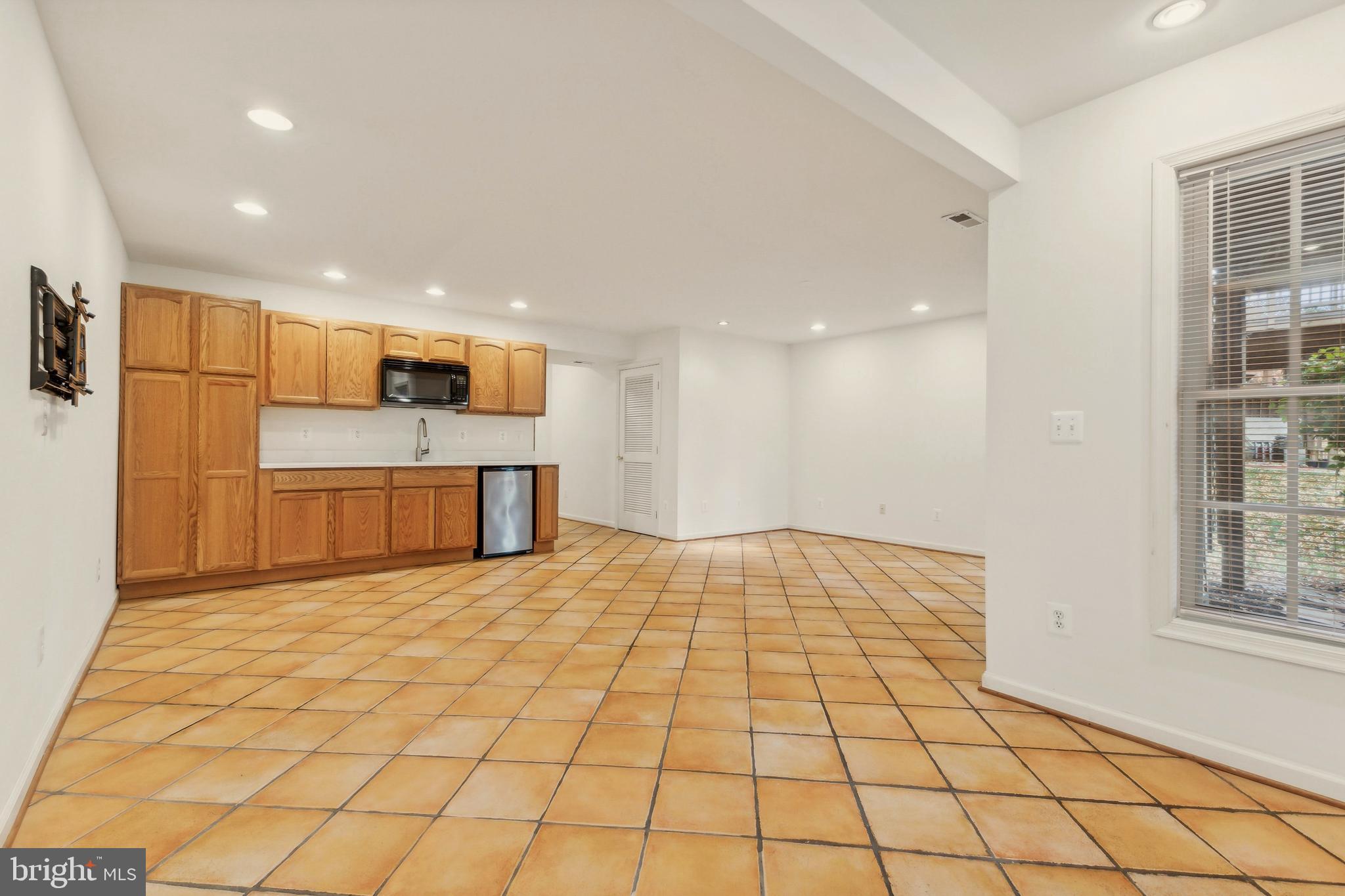 VIRGINIA OAKS - Residential