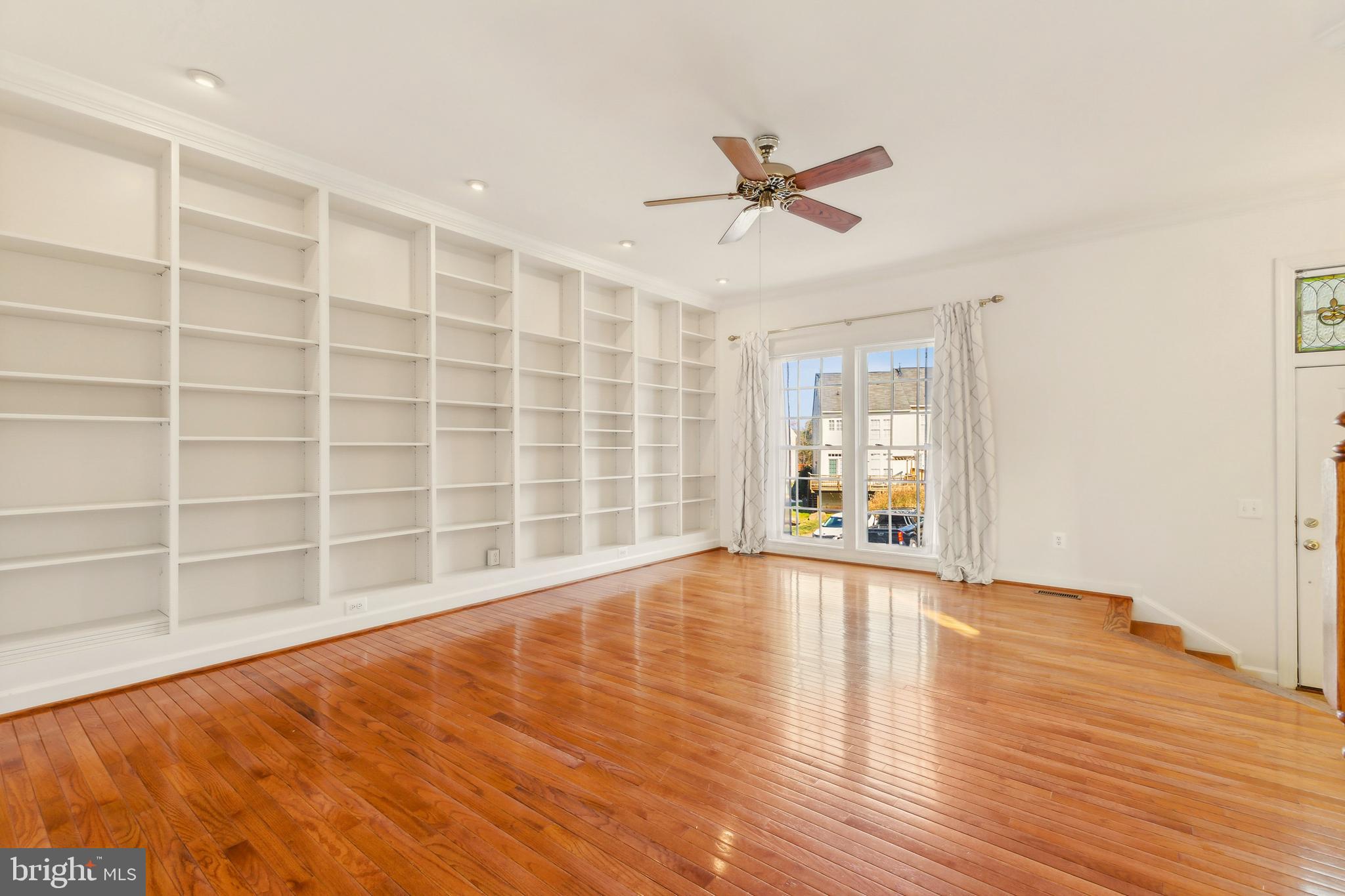 VIRGINIA OAKS - Residential