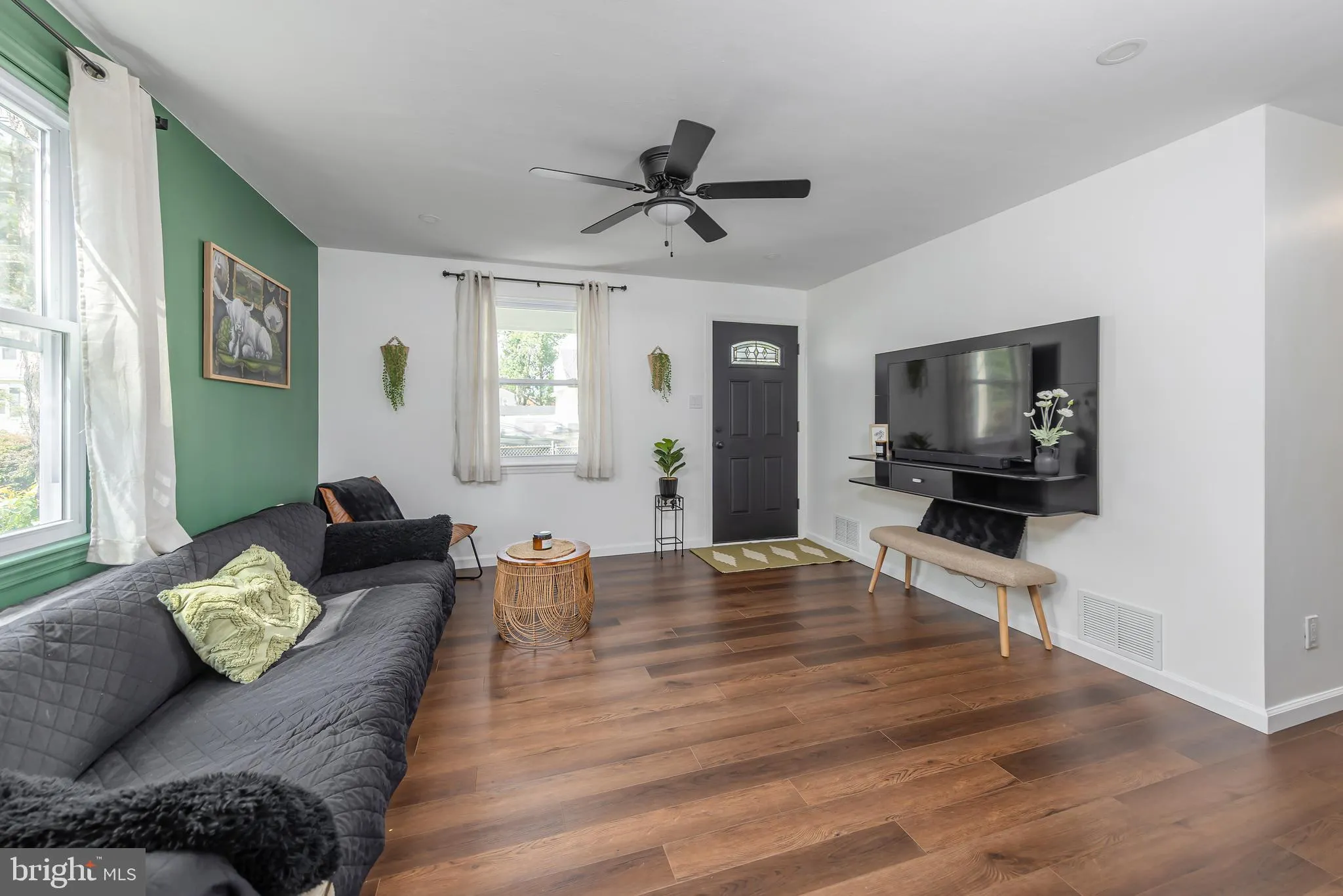 West Deptford, New Jersey 08096, United States, 3 Bedrooms Bedrooms, ,1 BathroomBathrooms,Residential,Active,169494