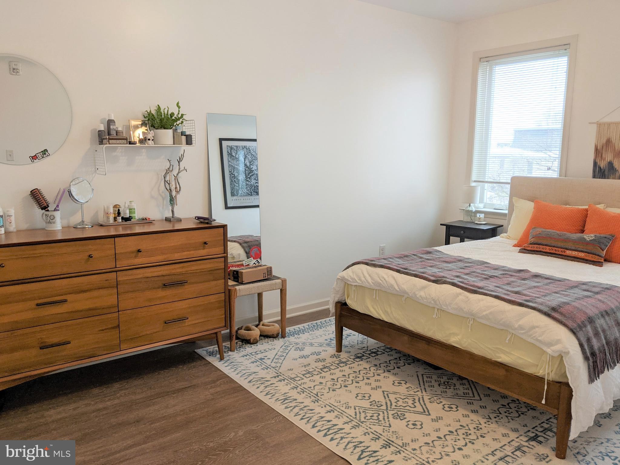 4114 LAURISTON STREET 301