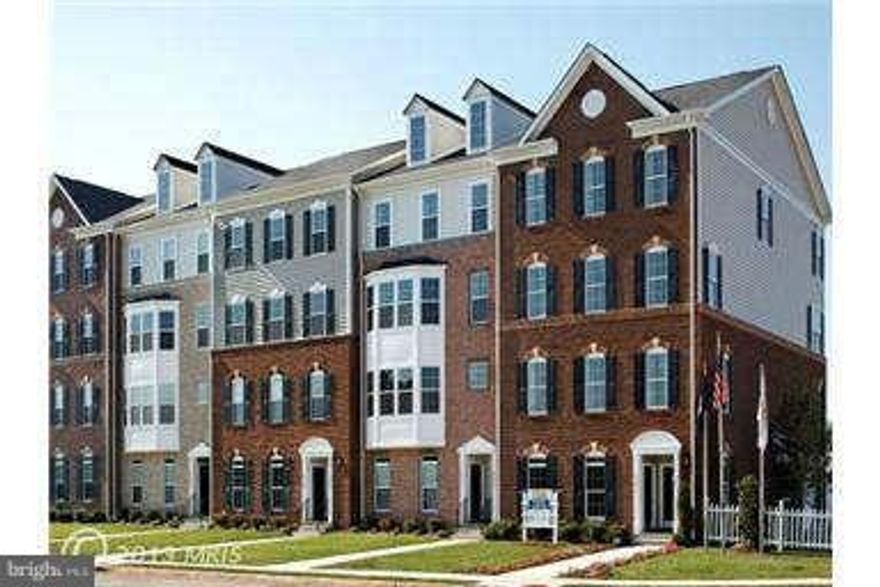 2700 SQ FT CORNER UNIT TOWNHOME * BRIGHT END UNIT WITH 9 EXTRA WINDOWS * BRAND NEW BUILT 2013 * OPEN PLAN * WALK TO FUTURE METRO * LOADED WITH OPTIONS -  GOURMET KITCHEN, STAINLESS STEEL APPLIANCES, SPA BATH. * 3 HUGE BEDROOMS WITH 2 FULL BATHS * HOME READY FOR IMMEDIATE OCCUPANCY *  WATER & SEWER INCLUDED IN RENT * WON'T LAST. BEST UNIT - BACKS TO OPEN GREEN SPACE. AVAIL 4/1/2016. CALL FOR APPT.