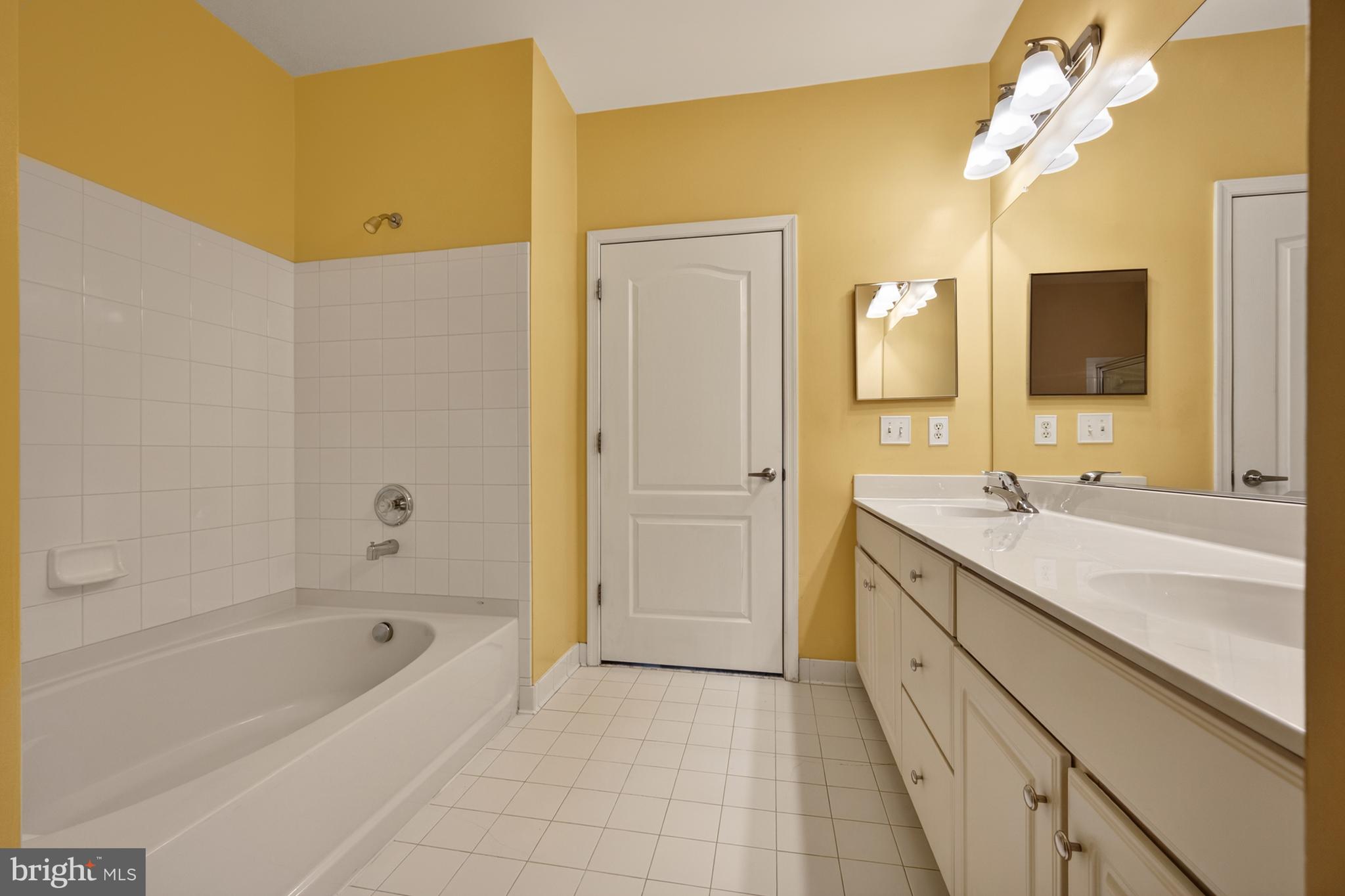 POTOMAC POINTE CONDOMINI - Residential