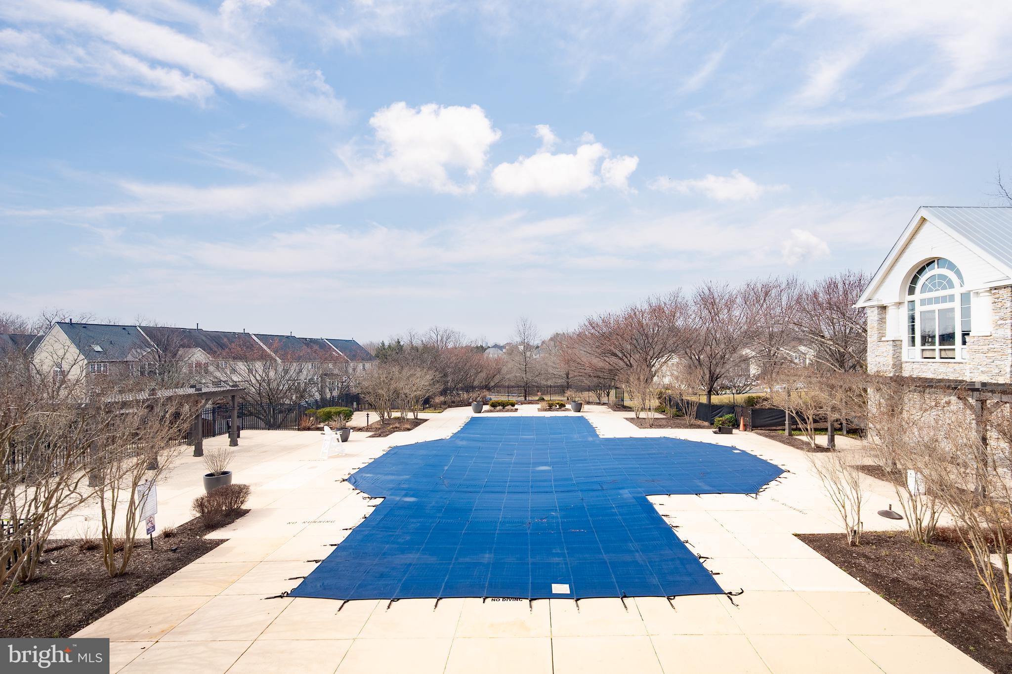 POTOMAC POINTE CONDOMINI - Residential