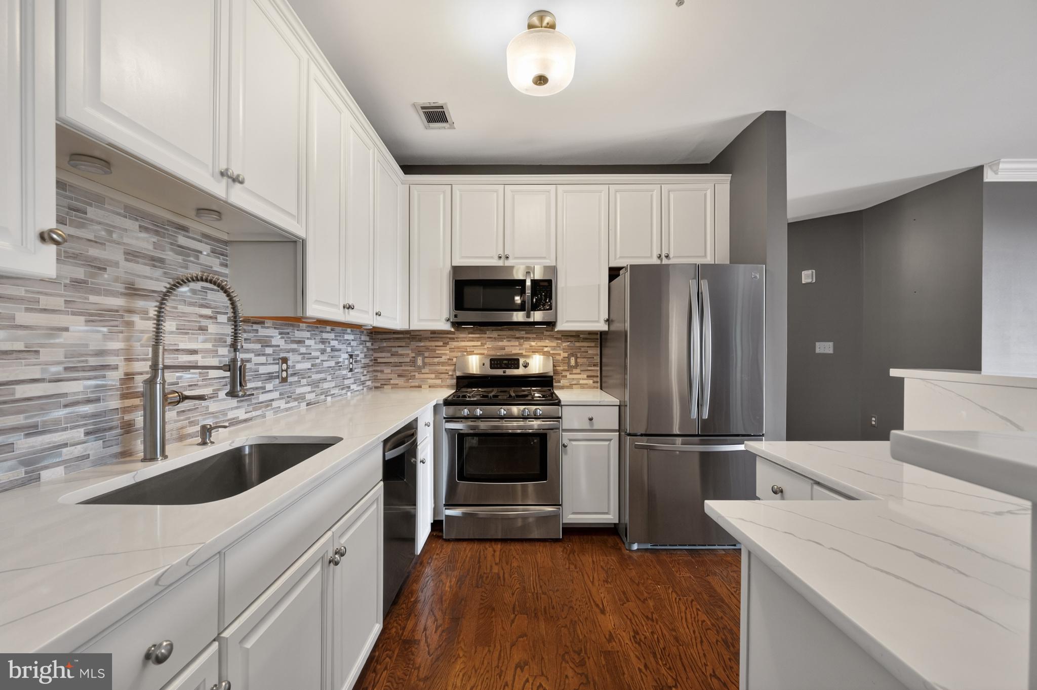 POTOMAC POINTE CONDOMINI - Residential