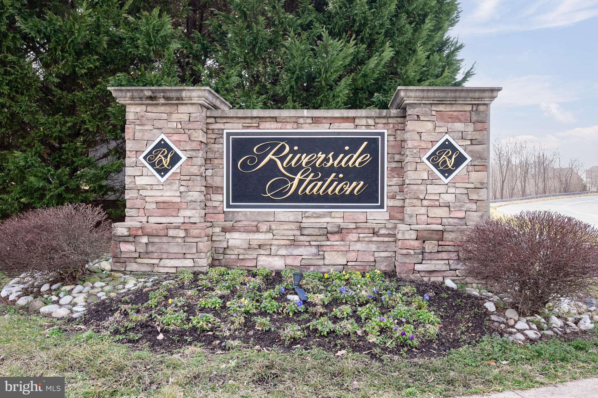 POTOMAC POINTE CONDOMINI - Residential