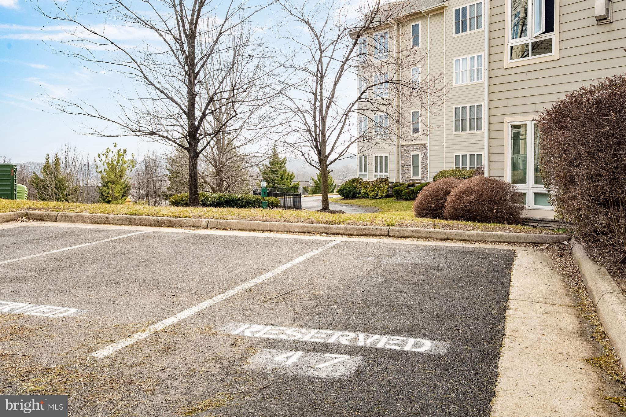 POTOMAC POINTE CONDOMINI - Residential