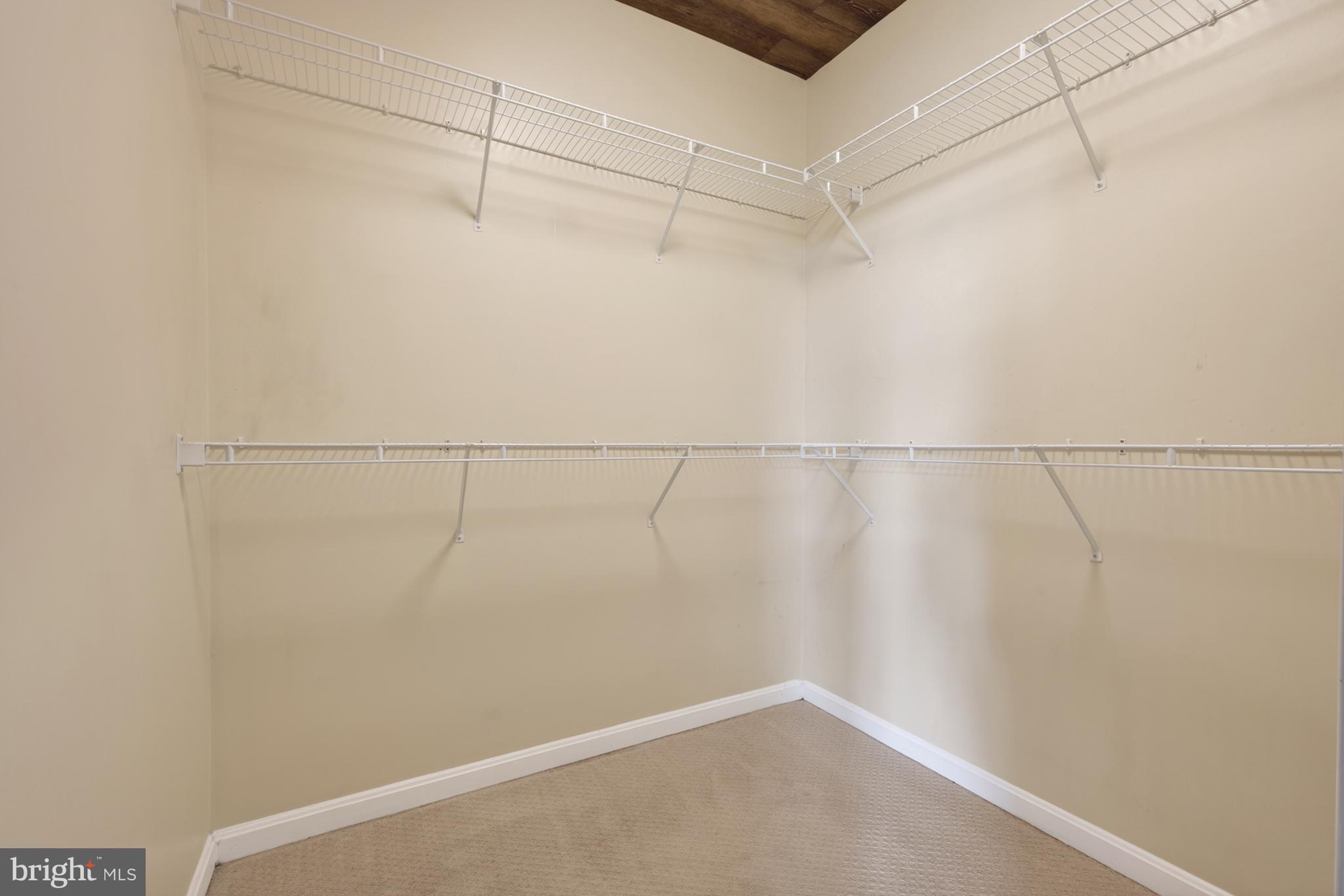 POTOMAC POINTE CONDOMINI - Residential