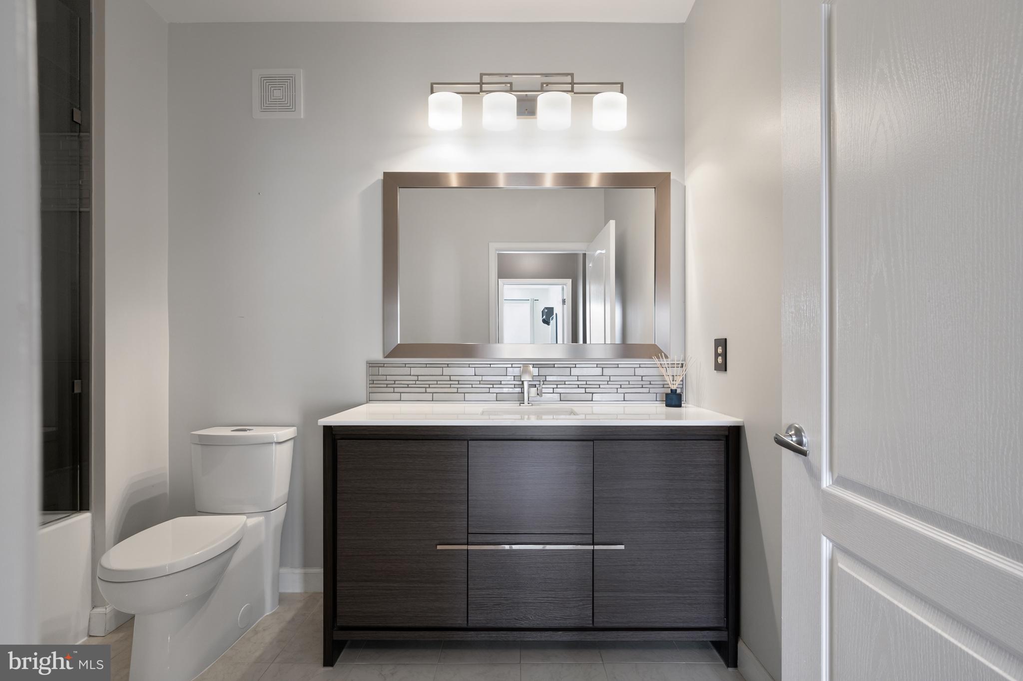 POTOMAC POINTE CONDOMINI - Residential