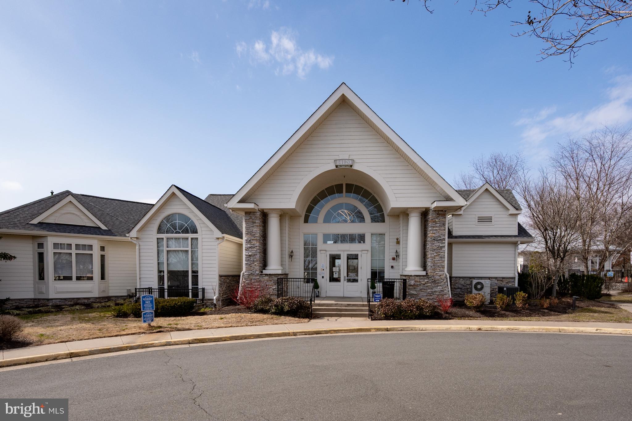 POTOMAC POINTE CONDOMINI - Residential