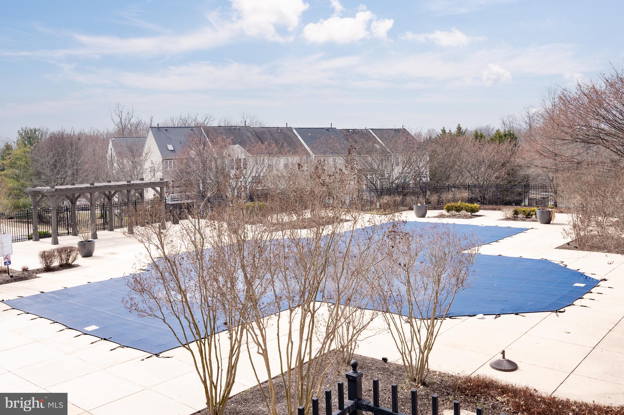 POTOMAC POINTE CONDOMINI - Residential