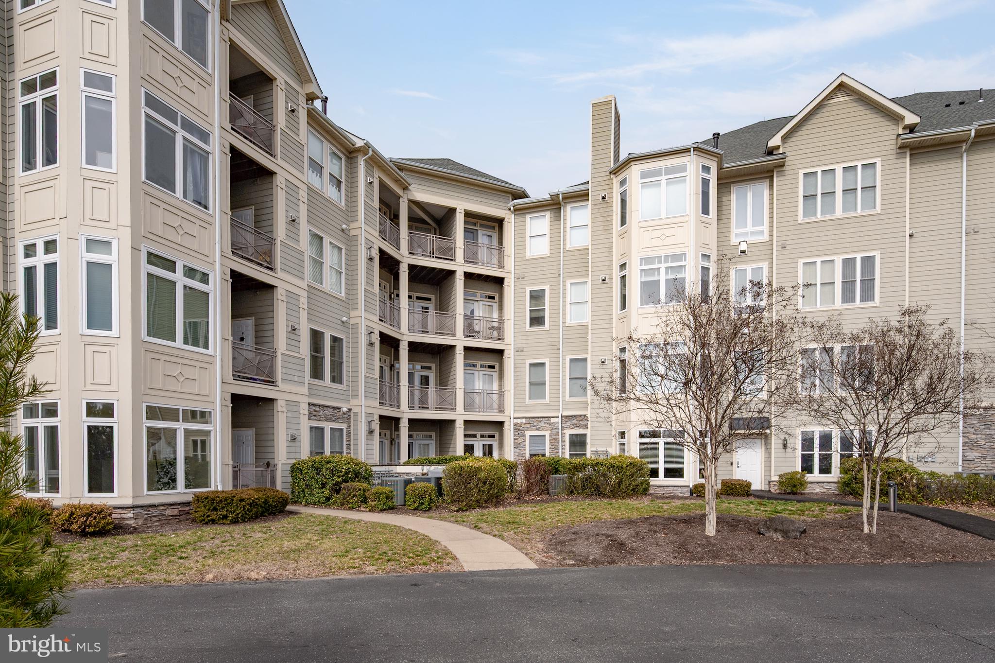 POTOMAC POINTE CONDOMINI - Residential
