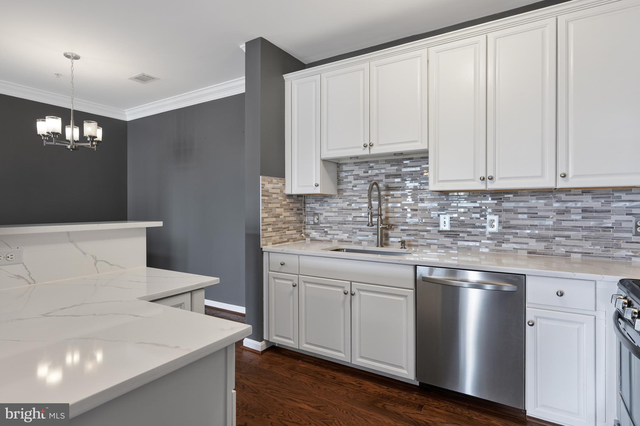 POTOMAC POINTE CONDOMINI - Residential