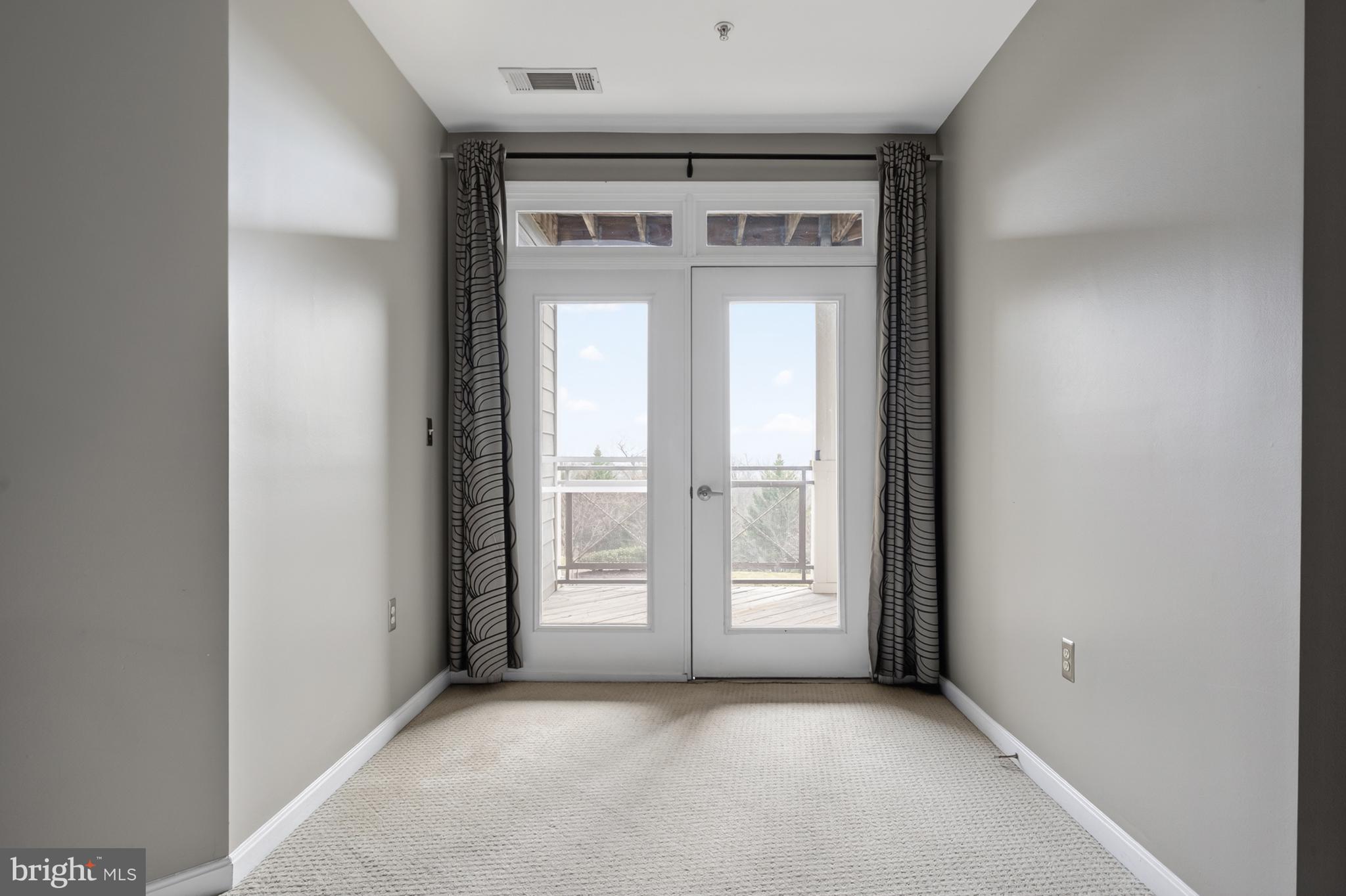 POTOMAC POINTE CONDOMINI - Residential