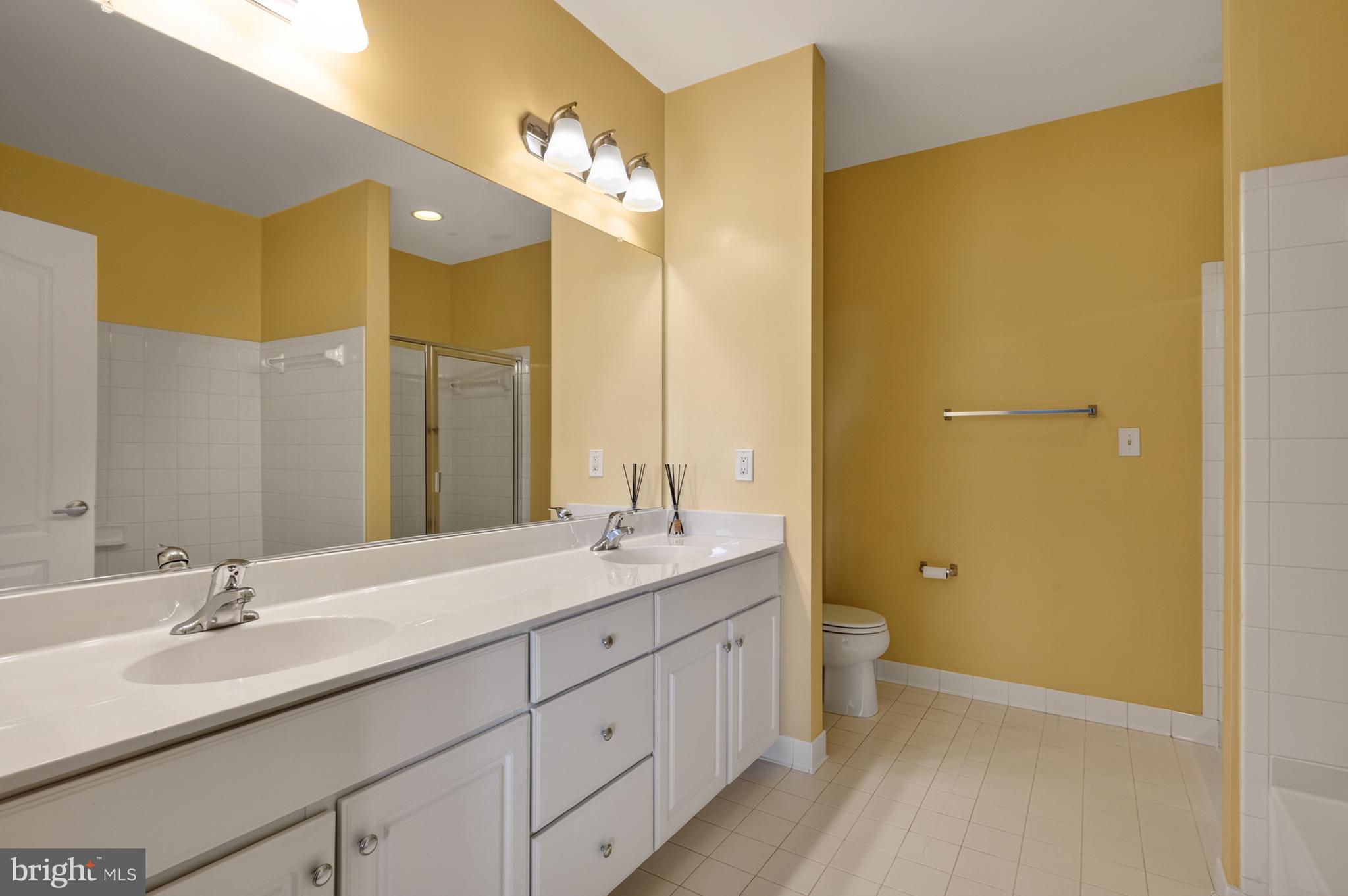 POTOMAC POINTE CONDOMINI - Residential