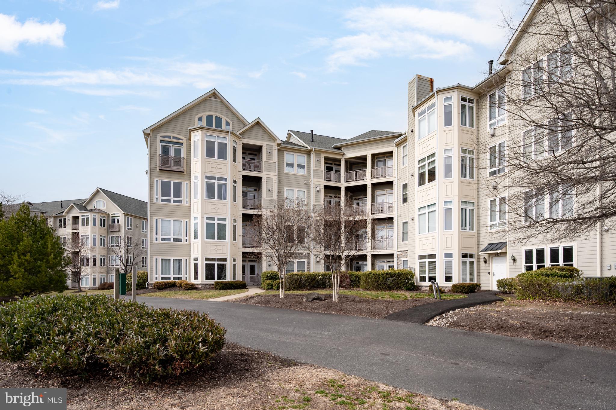 POTOMAC POINTE CONDOMINI - Residential