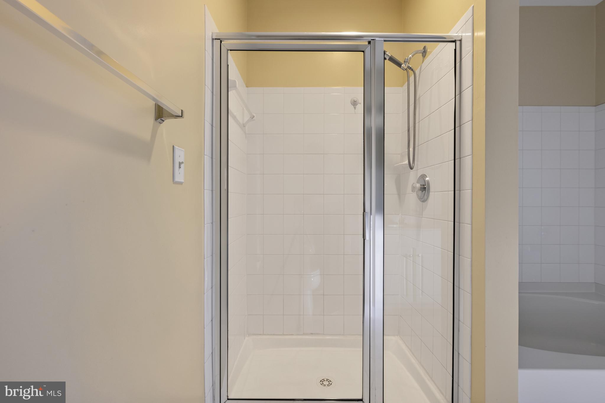 POTOMAC POINTE CONDOMINI - Residential